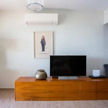 Апартаменты Penthouse Duplex Overlooking The Mediterranean Ларнака