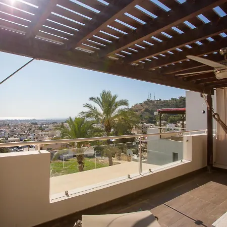 Апартаменты Penthouse Duplex Overlooking The Mediterranean Ларнака
