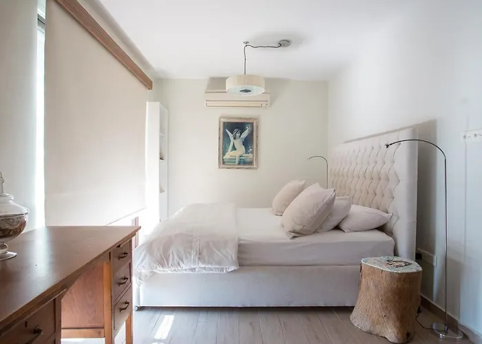 Апартаменти Penthouse Duplex Overlooking The Mediterranean