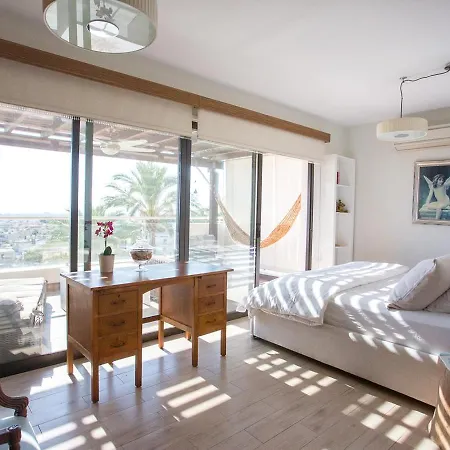 Penthouse Duplex Overlooking The Mediterranean Ларнака