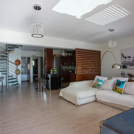 Апартаменты Penthouse Duplex Overlooking The Mediterranean