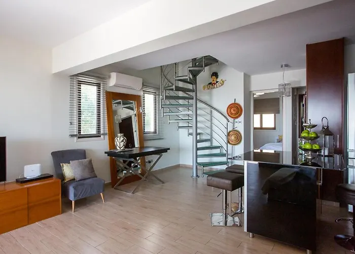 Apartamento Penthouse Duplex Overlooking The Mediterranean