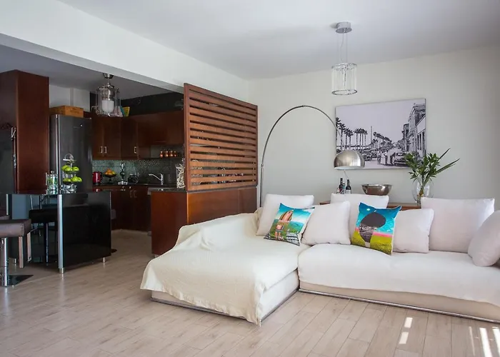 Penthouse Duplex Overlooking The Mediterranean Larnaca