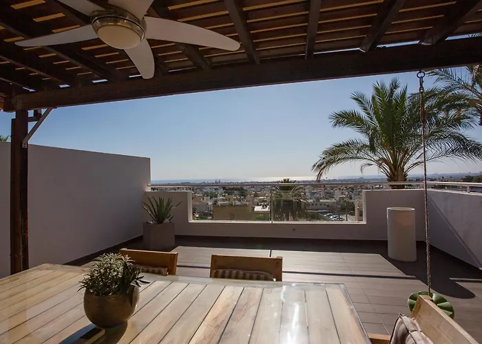 Penthouse Duplex Overlooking The Mediterranean Larnaca